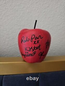 Twilight Cast SIGNED Apple Robert Pattinson Autograph Kristen Stewart Auto