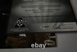 Twilight Robert Pattinson, Kristen Stewart, Taylor Lautner Autographed Photo COA