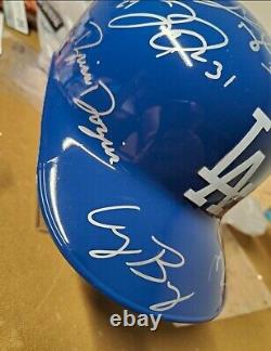 2018 Casque dédicacé des Dodgers 19 Signatures Kershaw, Bellinger, Joc, Roberts