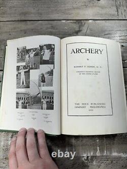 Livre de sport antique de 1926 sur le tir à l'arc signé par Robert P. Elmer à Homer Taylor