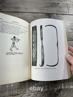 Livre de sport antique de 1926 sur le tir à l'arc signé par Robert P. Elmer à Homer Taylor