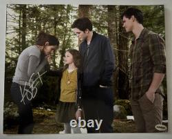 Photo dédicacée de Twilight avec Robert Pattinson, Kristen Stewart, Taylor Lautner - COA