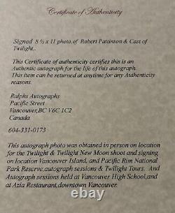 Photo signée de Twilight de Robert Pattinson, Kristen Stewart et d'autres membres du casting avec certificat d'authenticité