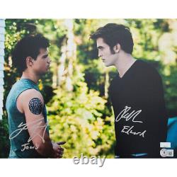 Robert Pattinson Taylor Lautner Photo Double Signé #1 avec Personnages & BAS (11x14)