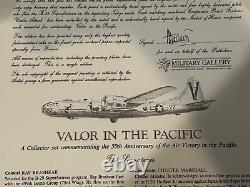 Robert Taylor Valeur dans le Pacifique Imprimer avec Compartiment Forteresse Sous Attaque Compagnon