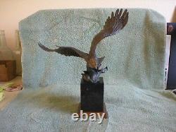 SCULPTURE EN BRONZE LE PÊCHEUR par ROBERT TAYLOR (XXe siècle) NUMÉROTÉ 4/40, DATÉ DE 87