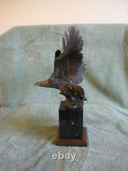 SCULPTURE EN BRONZE LE PÊCHEUR par ROBERT TAYLOR (XXe siècle) NUMÉROTÉ 4/40, DATÉ DE 87