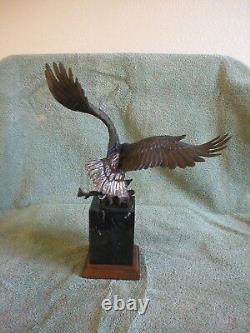 SCULPTURE EN BRONZE LE PÊCHEUR par ROBERT TAYLOR (XXe siècle) NUMÉROTÉ 4/40, DATÉ DE 87