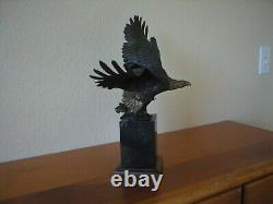 SCULPTURE EN BRONZE LE PÊCHEUR par ROBERT TAYLOR (XXe siècle) NUMÉROTÉ 4/40, DATÉ DE 87