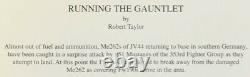Traverser le gant de lancer par Robert Taylor signé par les As de l'USAAF et de la Luftwaffe